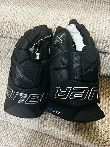 Bauer Flylite Gloves 2025 (New) Senior 14”Black/Silver