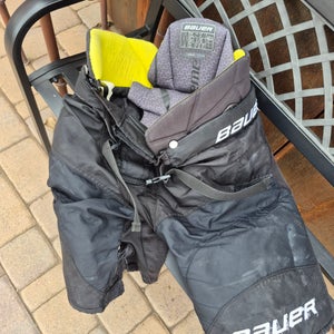 Men's Large Bauer Supreme 2S Hockey Pants