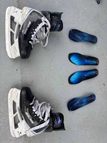 2025 Bauer Vapor Flylite Hockey Skates Regular Width 6.5 Fit 2 (Used)