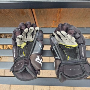 Bauer Supreme Matrix Gloves 14" (Used)