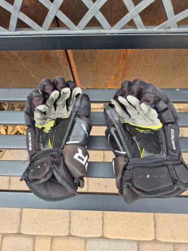 Bauer Supreme Matrix Gloves 14" (Used)