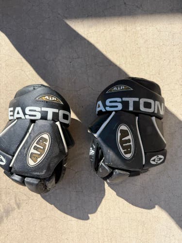 Easton Air Gloves 12" (Used)