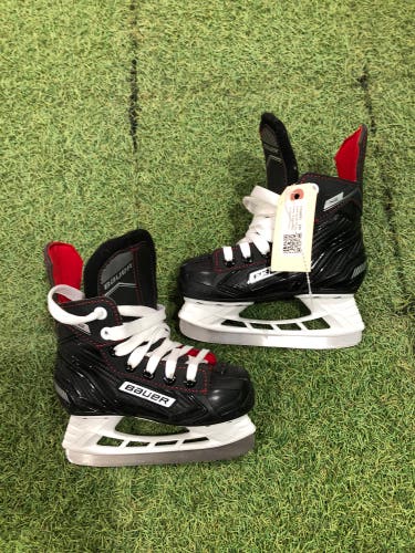 Youth Bauer NS Hockey Skates Regular Width 10.0 (Used)