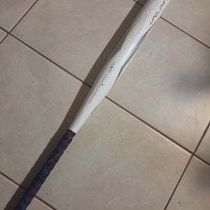 Easton Ghost Unlimited Composite Bat (-10) 23 oz 33" (Used)