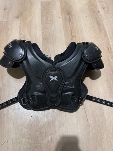 Small Youth Xenith Velocity 2 Shoulder Pads (Used)