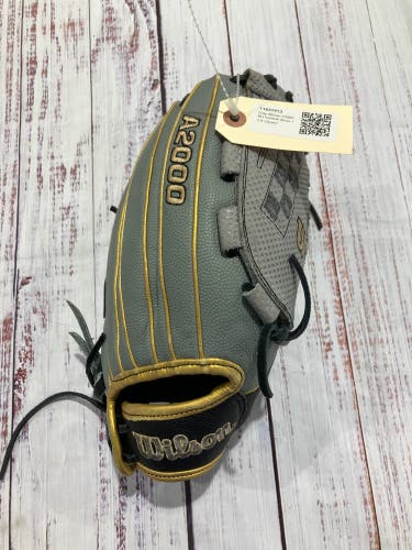 Wilson A2000 SuperSkin V125 RH Softball Glove 12.5" (Used)