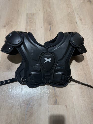 Small Youth Xenith Velocity 2 Shoulder Pads (Used)