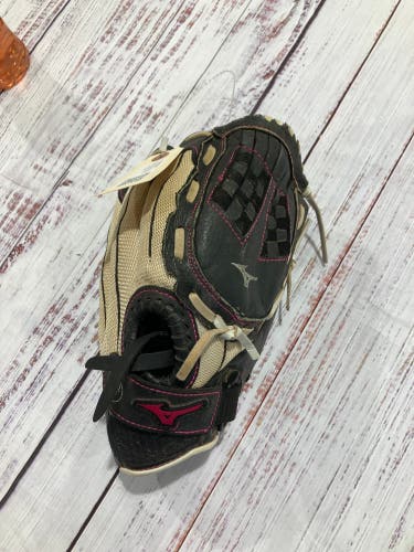 Black Mizuno Finch RH Softball Glove 11.5" (Used)