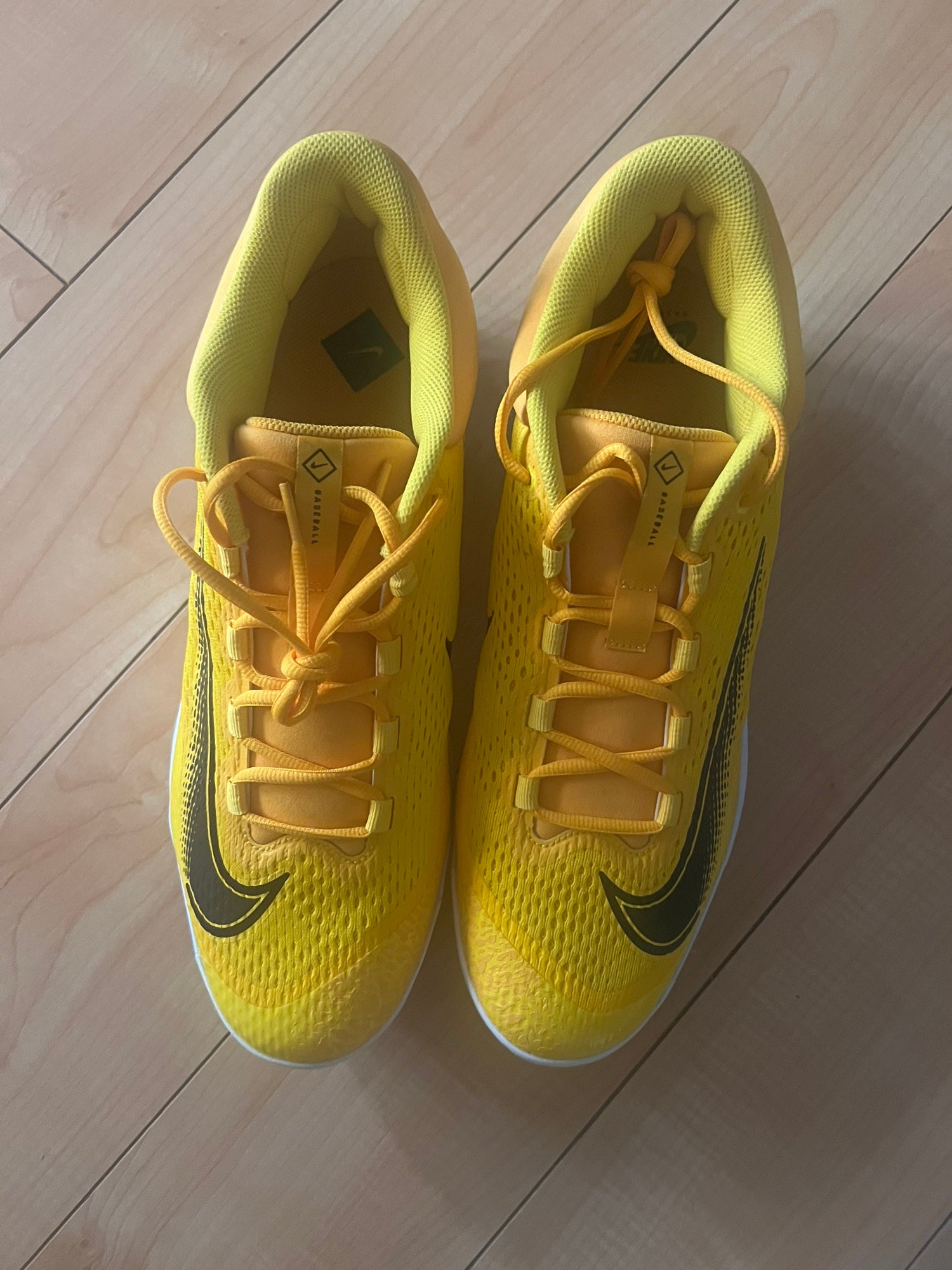 Nike Alpha Huarache Elite 4 Low TB Yellow Baseball Cleat  display picture 3