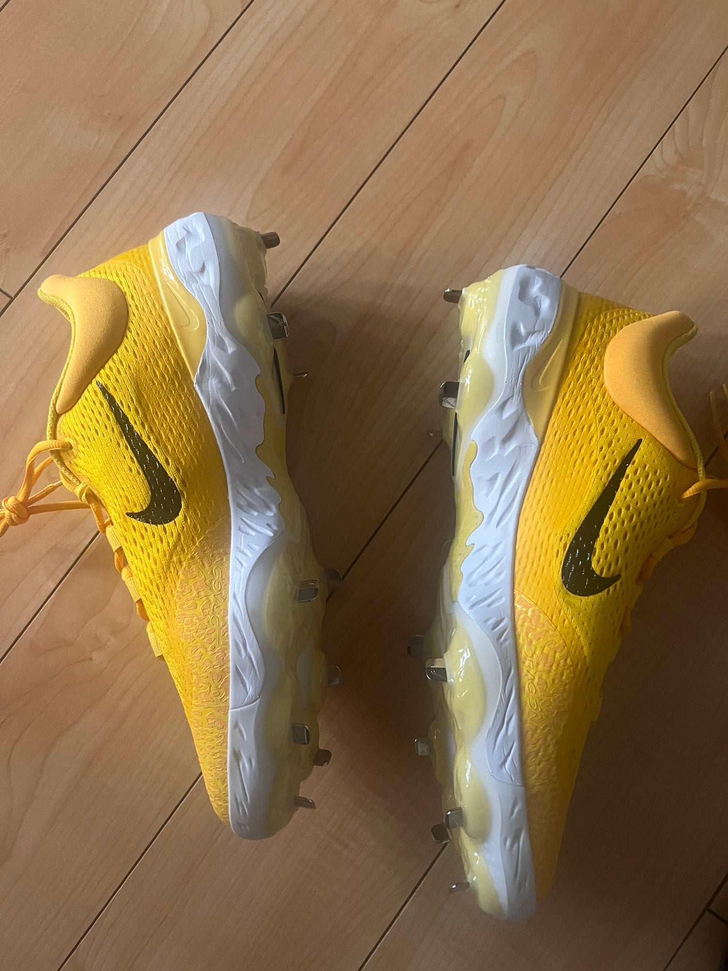 Nike Alpha Huarache Elite 4 Low DR6851-701 Metal Yellow Baseball Cleats sz 14 Nike Alpha Huarache Elite 4 Low TB Amarillo Yellow Baseball  main image 3