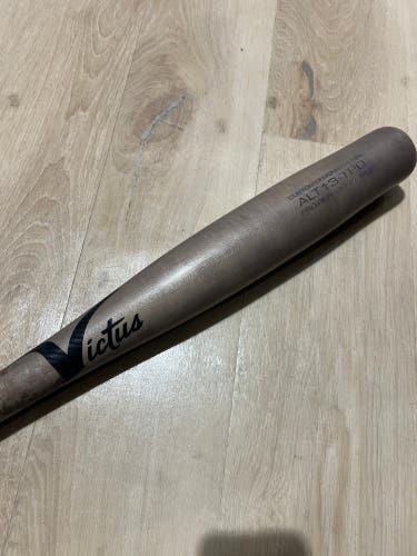 2025 Victus Torpedo Maple Bat Maple 33" (Used)