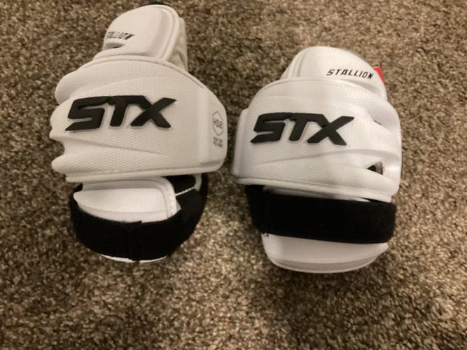 Medium Adult STX Stallion 900 Arm Pads (New)