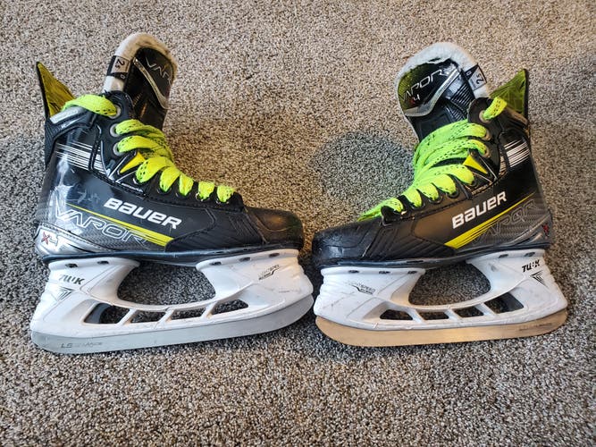 Bauer Vapor X4 Hockey Skates Regular Width Size 3 (Used)