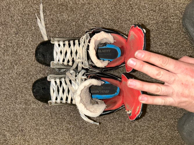 2015 Bauer Vapor 1X Hockey Skates Regular Width Size 6.5 (Used)