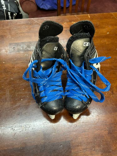 CCM 92 Hockey Skates Regular Width Size 1 (Used)
