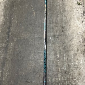 Broken Senior Bauer Twitch Right Handed Hockey Stick shaft P28 87 Flex (Used)