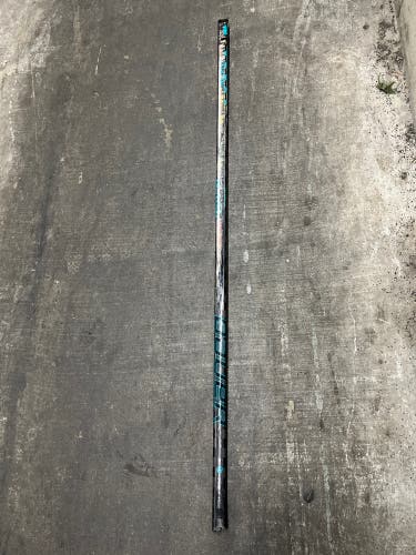 Broken Senior Bauer Twitch Right Handed Hockey Stick shaft P28 87 Flex (Used)