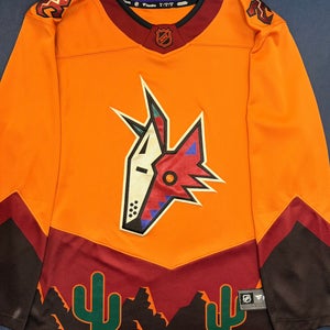 Arizona Coyotes Fanatics Breakaway Reverse Retro 2.0 Jersey Size: M