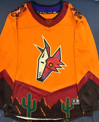 Arizona Coyotes Fanatics Breakaway Reverse Retro 2.0 Jersey Size: M