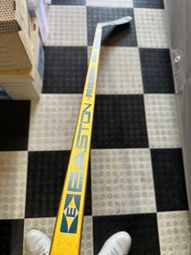 Sr - Right - Easton Pro Gold 95 flex Senior Aluminum Hockey Stick Shaft (Used)