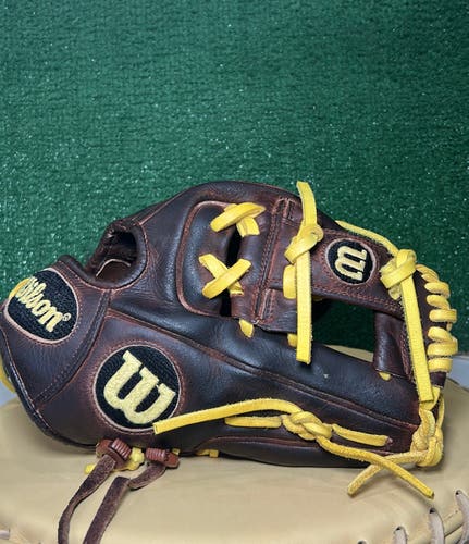 Wilson A2000 1786 RH Infield Baseball Glove 11.5" (Used)