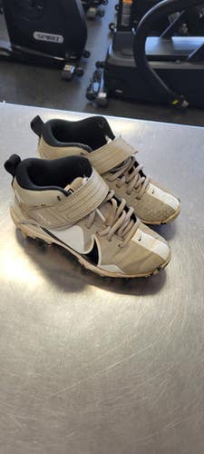 Used Nike 1.5 BB/SB Cleats Grey Junior 01.5 11497-S000155061