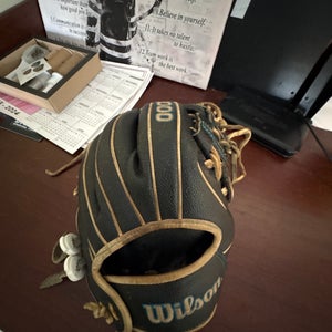 2024 Wilson A2000 RH Infield Baseball Glove 11.5" (Used)