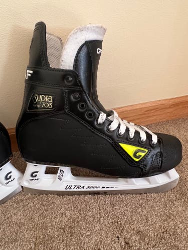 2025 Graf Supra 703 Hockey Skates Regular Width 8.5 (Used)