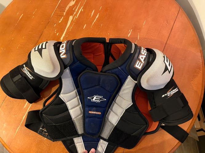 Men's Large Senior Easton Shoulder Pads (Used)