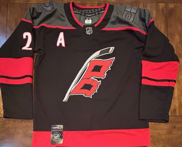 Carolina Hurricanes Sebastian Aho Black Jersey #20 Adult Medium (50) NWT