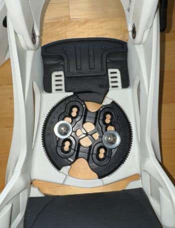 Figure Skates B Adult 12.5 (New)