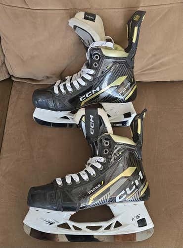 CCM AS-V Pro Hockey Skates Wide Width Size 5.5 (Used)