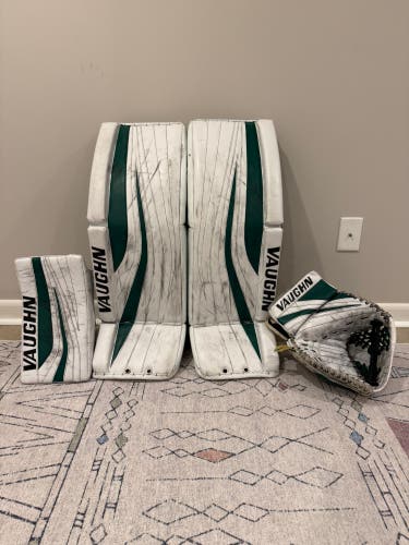 35" Vaughn SLR2 Pro Carbon Regular Goalie Full Set Pro Stock (Used)
