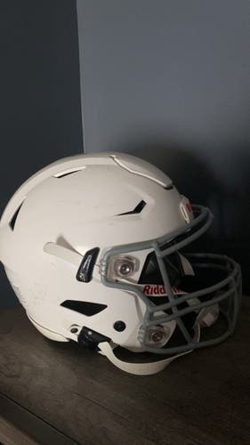 Adult Medium Riddell SpeedFlex Helmet (Used)