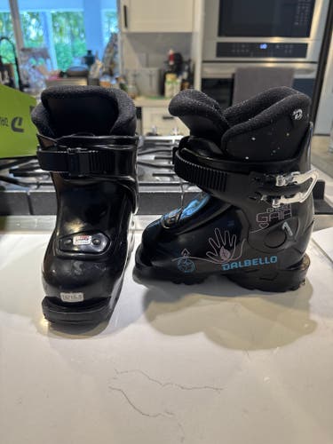 Mondo 15/15.5 Kid's Dalbello Green GAIA 1.0 GW Ski Boots (Used)