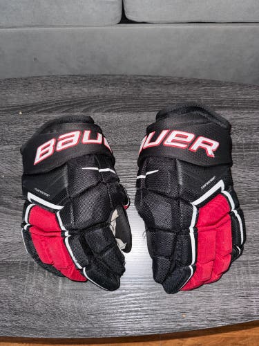 Bauer Supreme Ultrasonic Gloves 14" (Used)