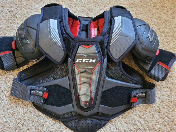 Men's Small Senior CCM JetSpeed FT1 Shoulder Pads (Used)