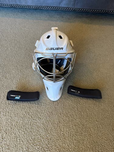 Senior Medium 2024 Bauer NME One Goalie Mask (Used)
