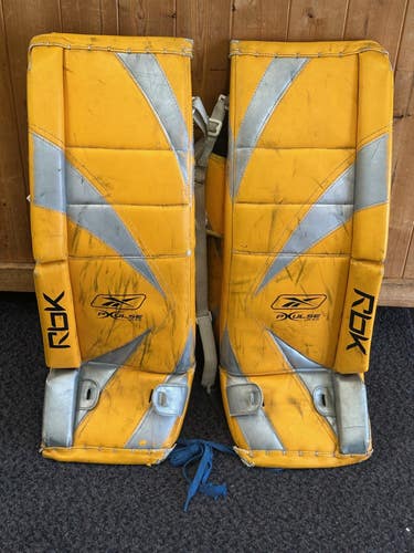 Reebok Pulse 6.0 Goalie Leg Pads (Used)in ok shape