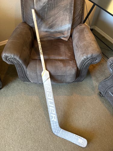 Senior Bauer Vapor Hyperlite Regular Goalie Stick 27" Paddle (Used)