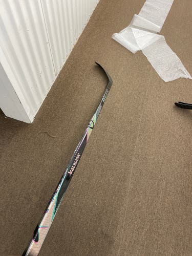 Senior Bauer Proto2 Right Handed Hockey Stick P28 87 Flex (New)