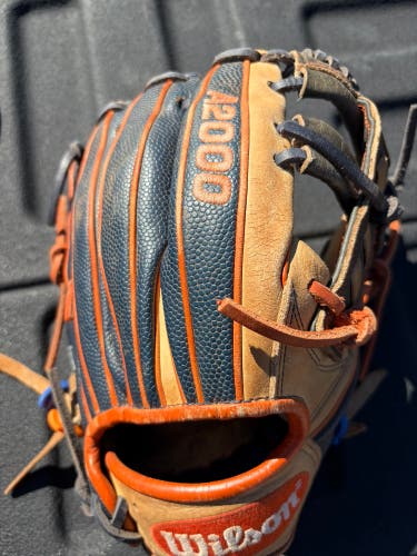 Wilson A2000 RH Infield Baseball Glove 11.5" (Used)