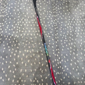 Junior Bauer Vapor Flylite Right Handed Hockey Stick P92 40 Flex (New)