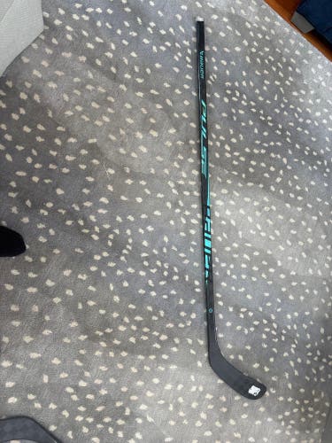 Junior Bauer Pulse Right Handed Hockey Stick P28 40 Flex (Used)