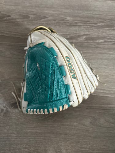 Wilson A500 RH Outfield Baseball Glove 12.5" (Used)