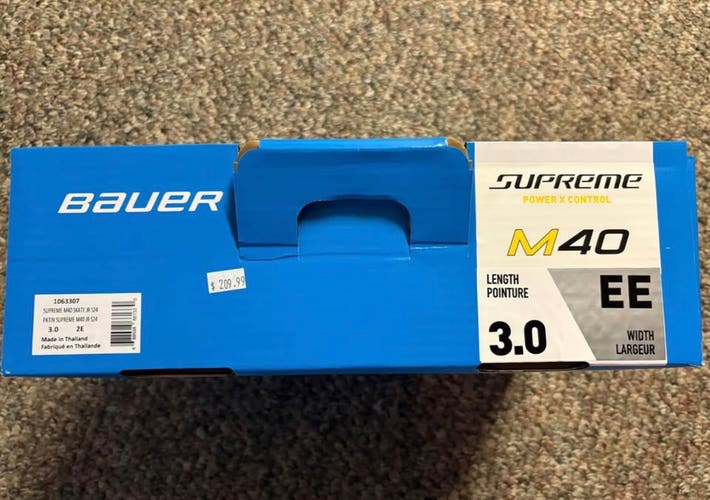2022 Bauer Supreme M4 Hockey Skates Extra Wide Width Size 3 (Used)