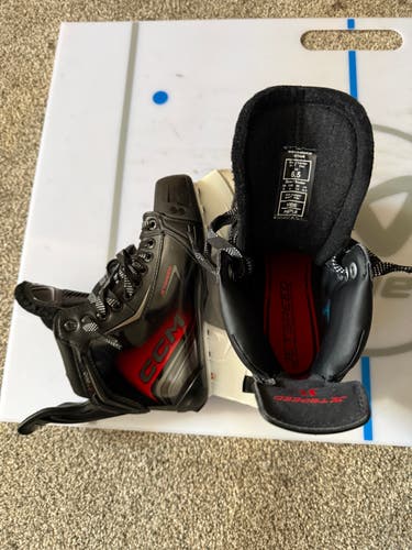 2025 CCM Hockey Skates Wide Width 6.5 (Used)