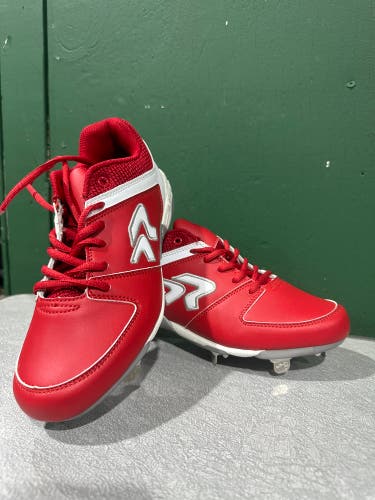 Red Women's Size M 10.0 (W 11.0) Ringor Low Top Metal (New)