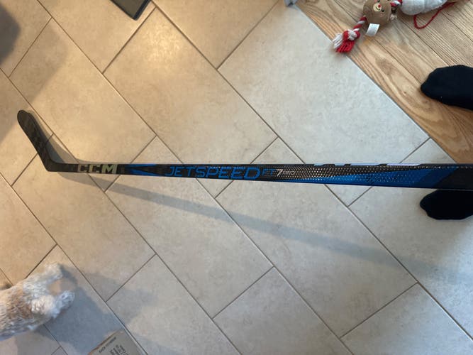 Senior CCM JetSpeed FT7 Pro Right Handed Hockey Stick P29 70 Flex Pro Stock (New)