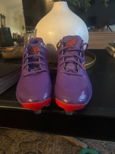 Purple Men's Size M 10.5 (W 11.5) Adult New Balance 4040v5 Low Top Metal (Used)